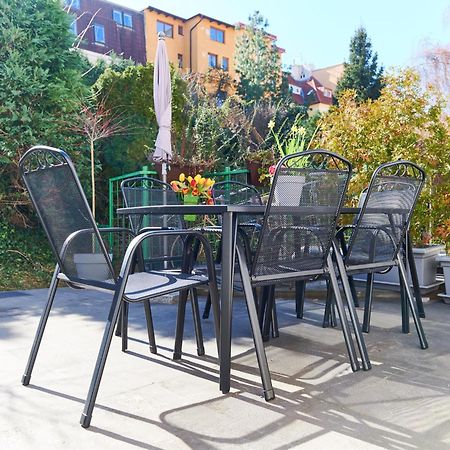 Cozy Apartments With Terrace Near Prague Castle エクステリア 写真